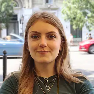 Nienke Goldenbeld - Senior Editor bij Acties.nl